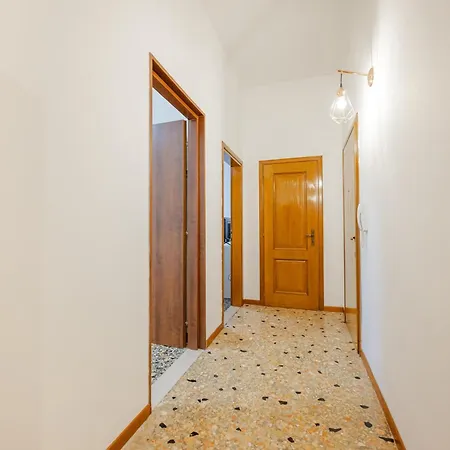 Tatiana Flat - 10 Minutes From Venice - Train Station