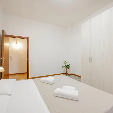 Tatiana Flat - 10 Minutes From Venice - Train Station Apartamento