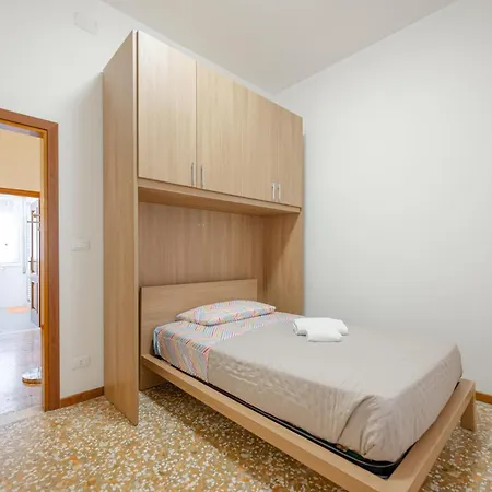 Tatiana Flat - 10 Minutes From Venice - Train Station Apartamento *