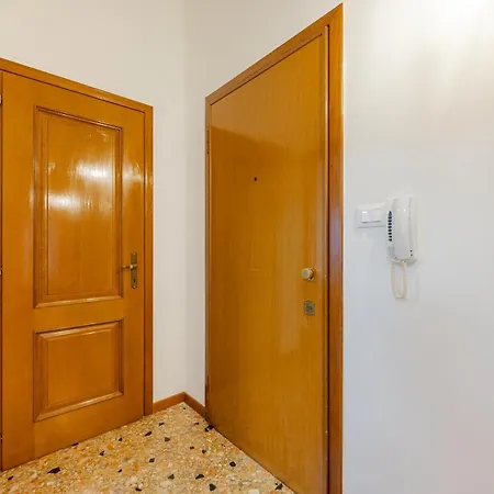 Tatiana Flat - 10 Minutes From Venice - Train Station *